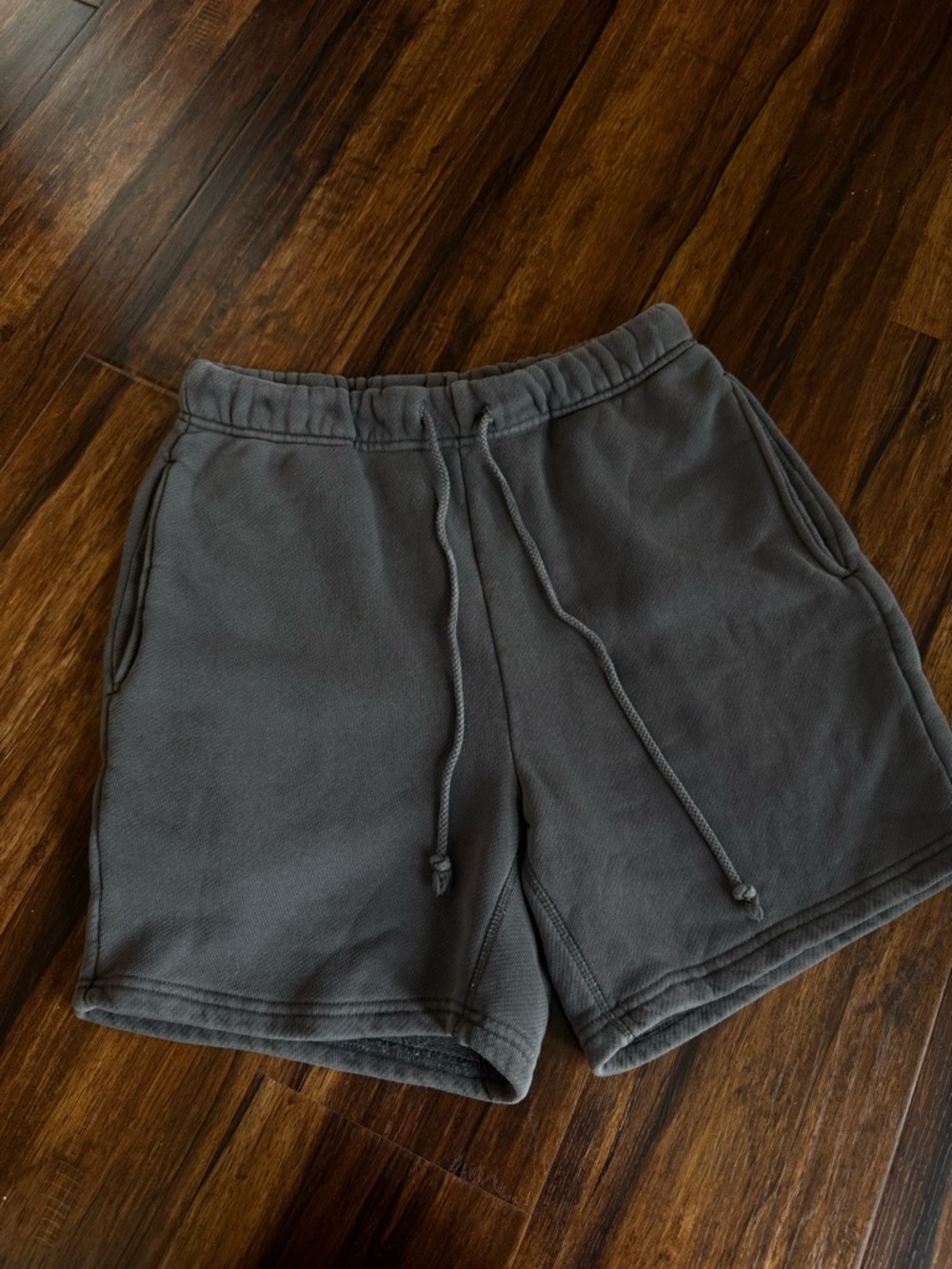 Elwood core sweatshorts